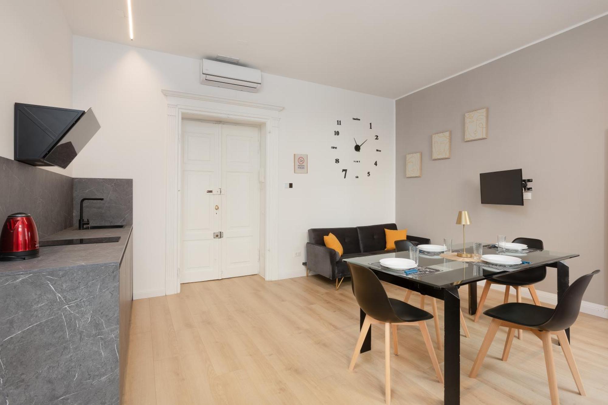 Snapstay Luxury Apartments In Centro A Трієст Екстер'єр фото
